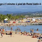 Hotel Sable Et Soleil - Port, Plage Et Jacuzzi Prive
