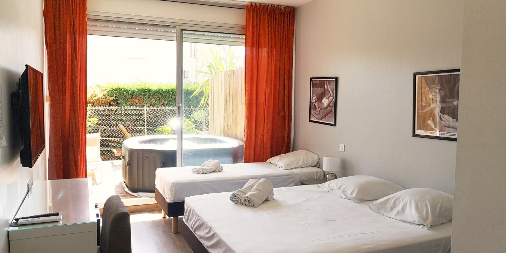 Hotel Sable Et Soleil - Port, Et Jacuzzi Prive 3*