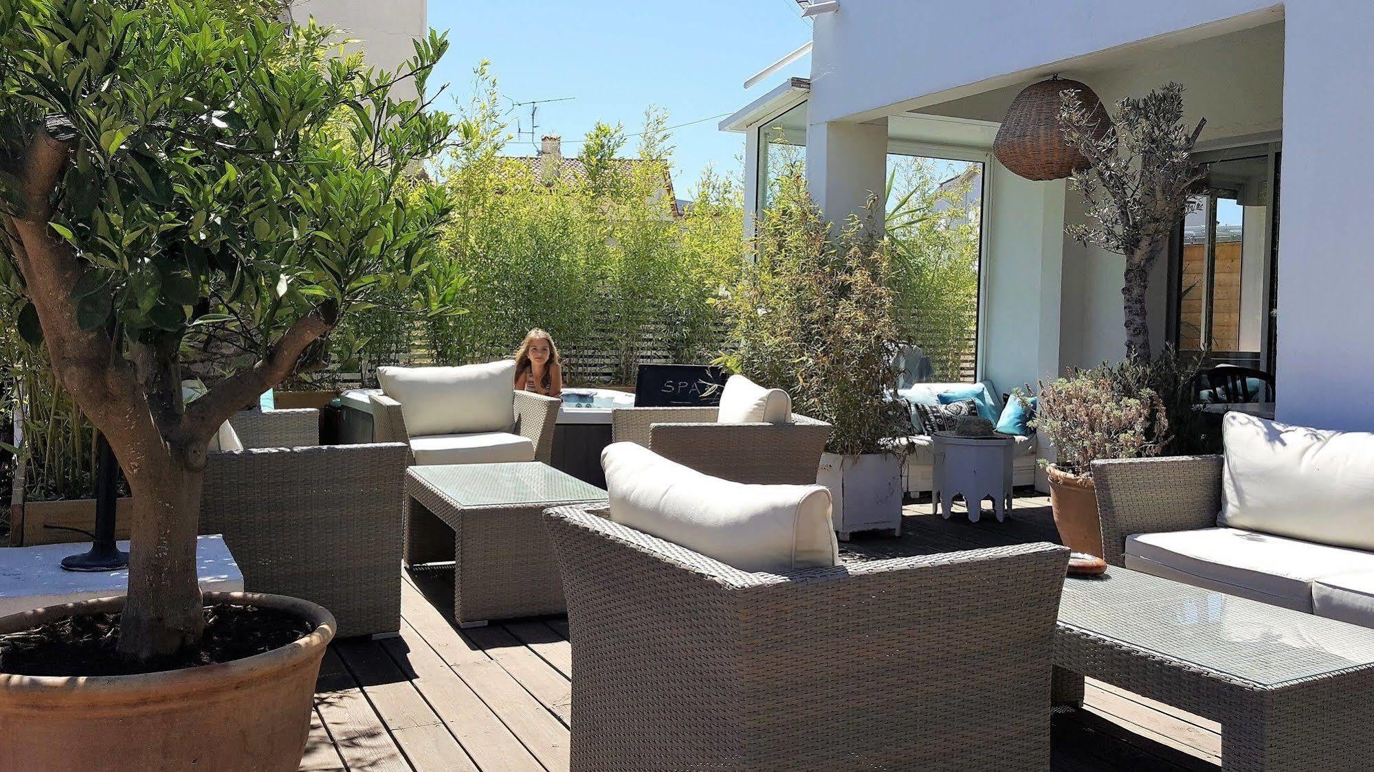 Sable Et Soleil - Port, Et Jacuzzi Prive 3* Frejus